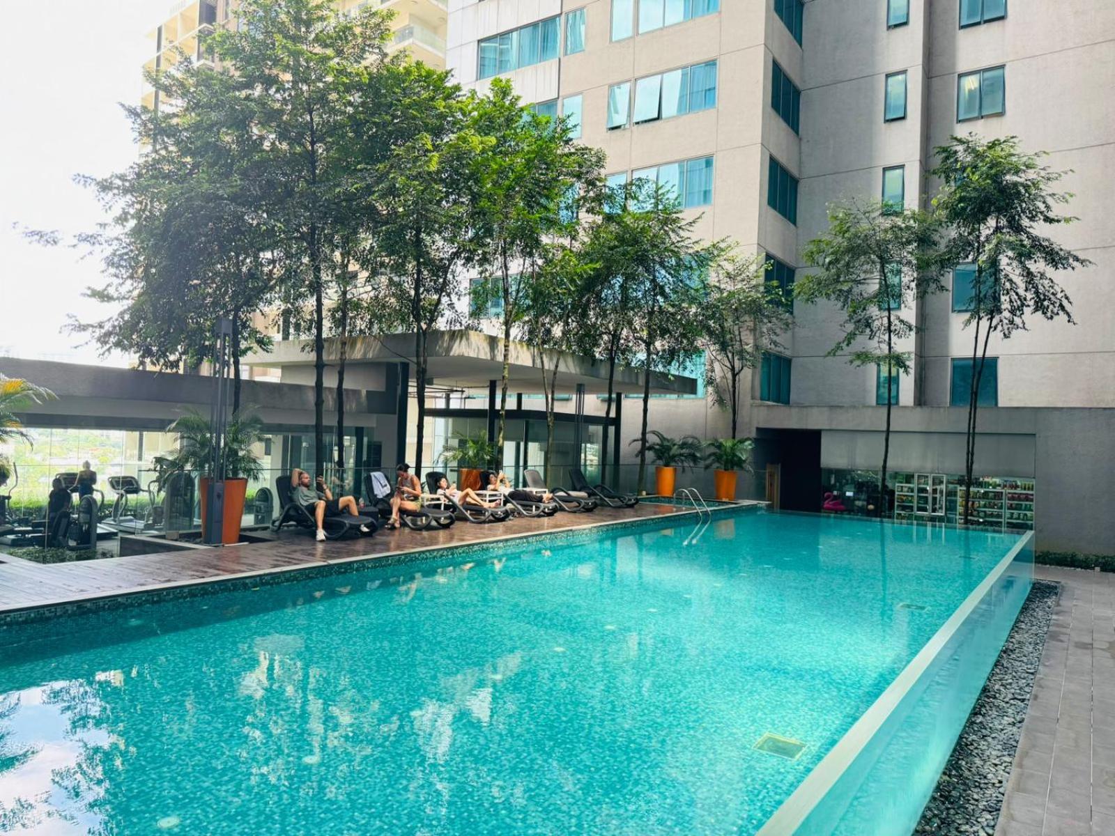 Summer Suites Klcc By Homestay Kuala Lumpur Bagian luar foto