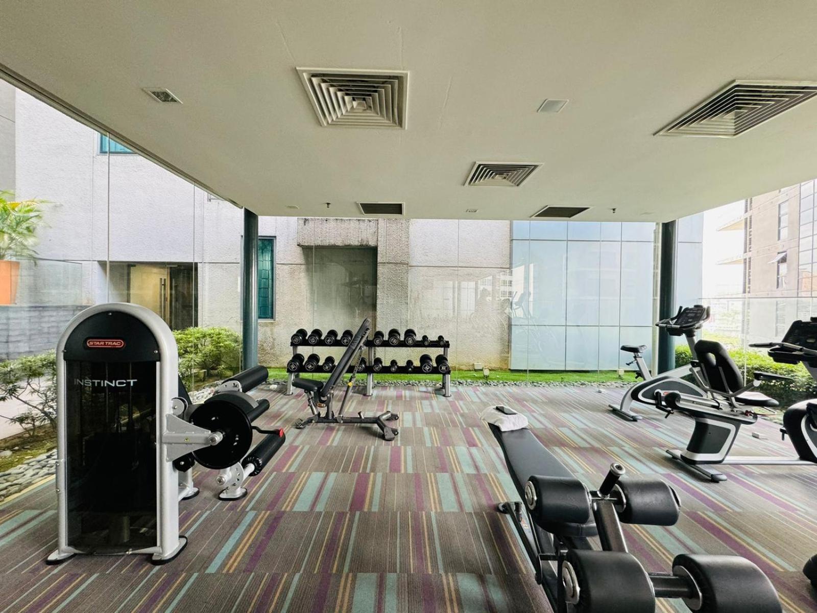 Summer Suites Klcc By Homestay Kuala Lumpur Bagian luar foto