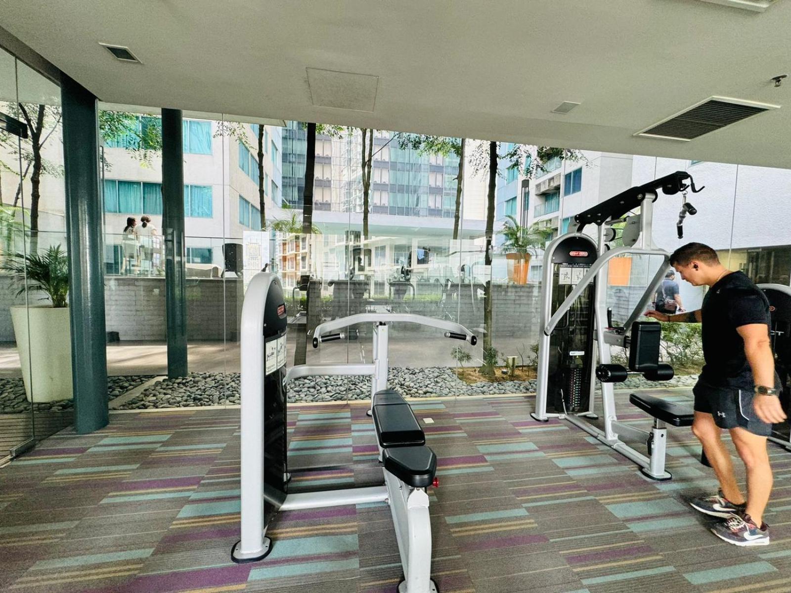 Summer Suites Klcc By Homestay Kuala Lumpur Bagian luar foto