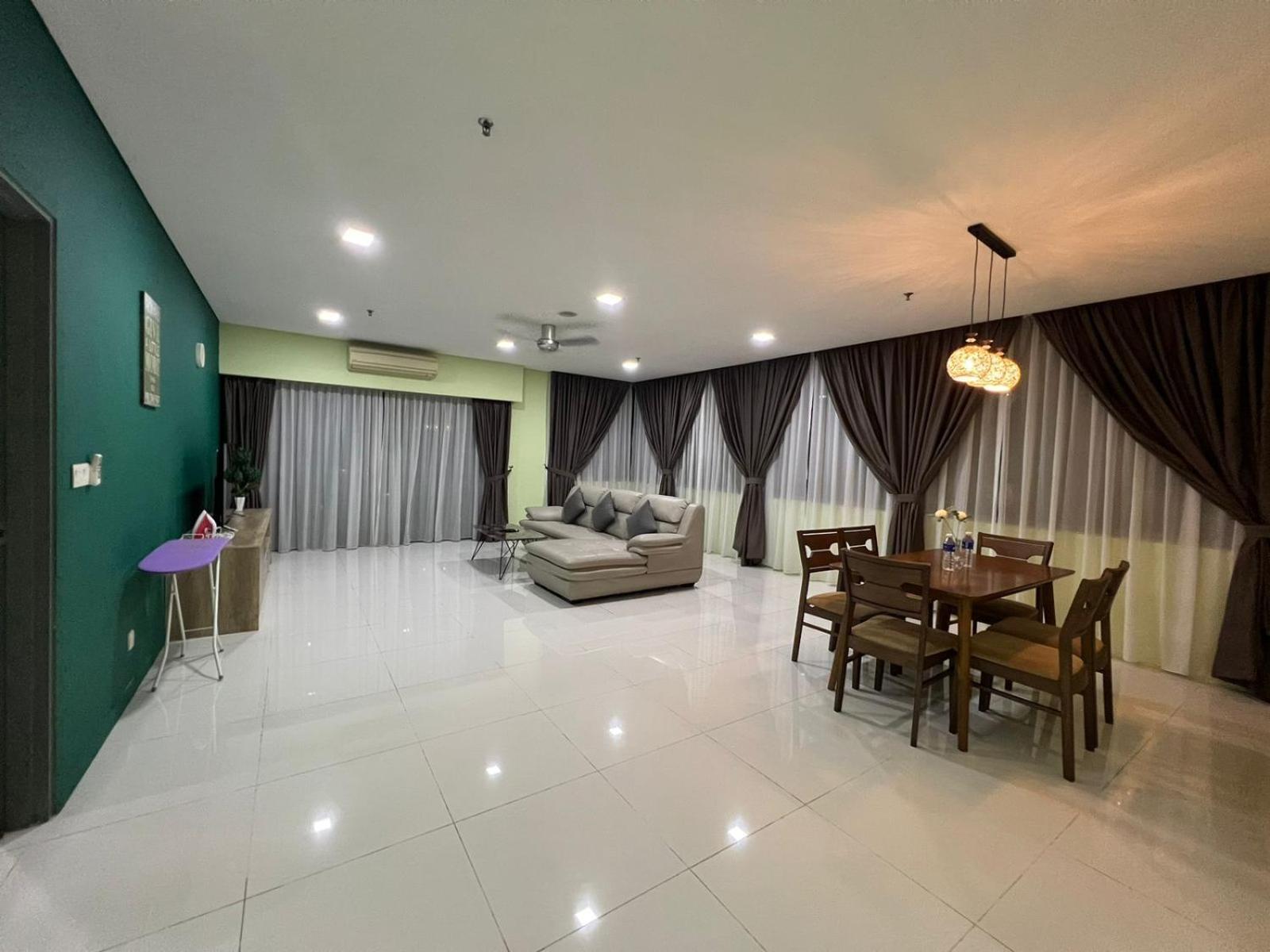 Summer Suites Klcc By Homestay Kuala Lumpur Bagian luar foto