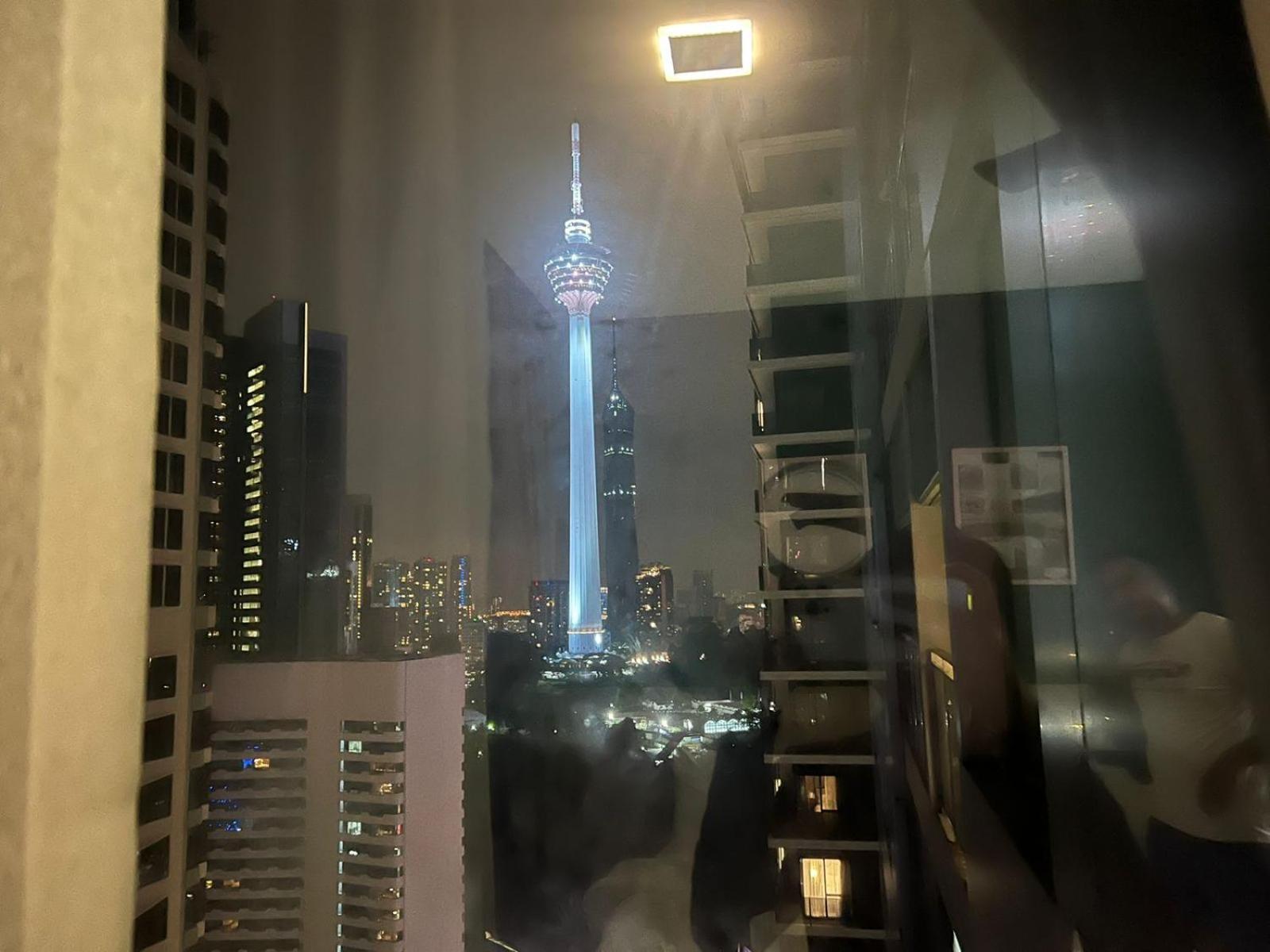 Summer Suites Klcc By Homestay Kuala Lumpur Bagian luar foto