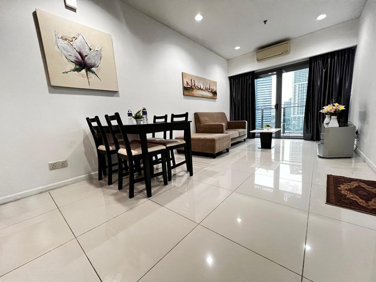 Summer Suites Klcc By Homestay Kuala Lumpur Bagian luar foto