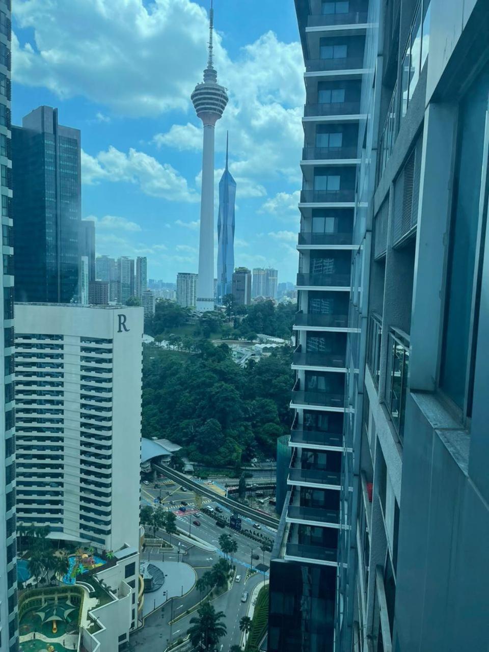 Summer Suites Klcc By Homestay Kuala Lumpur Bagian luar foto